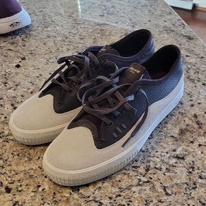 Mens 11 Globe Gillette Pro Skate shoe in the mocha/antique.  Perfect.